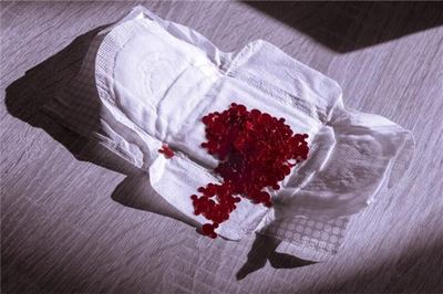 帶血的衛(wèi)生紙 一次性醫(yī)療用品的潛在風(fēng)險與規(guī)范使用
